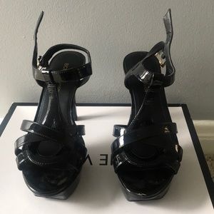 BCBGeneration Black Platform Patent sandals Sz 6